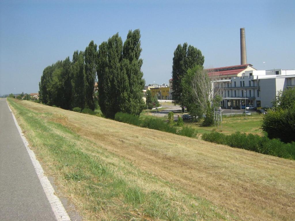 Hostiliae Ciminiera Hotel Ostiglia Exterior photo